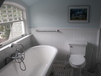 Shared bathroom (3)